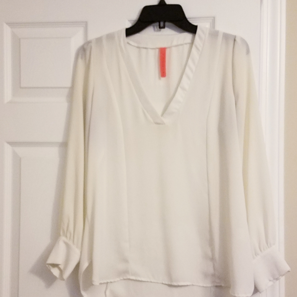Eight Sixty white v neck blouse